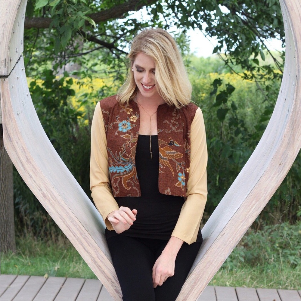 Ghea Cropped Brown Jacket